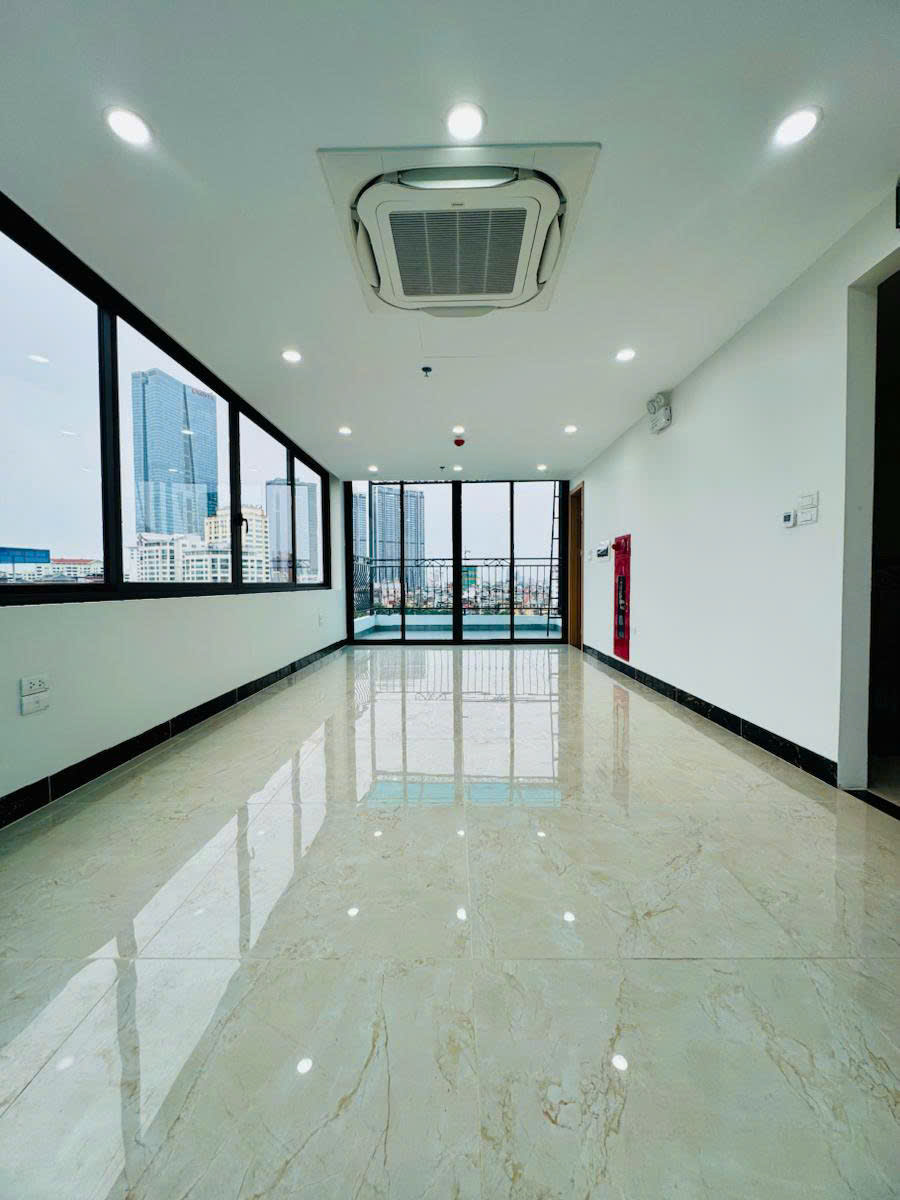 TÒA VP MẶT PHỐ ĐÊ LA THÀNH XÂY MỚI 9 TẦNG - ĐƯỜNG RỘNG 50M