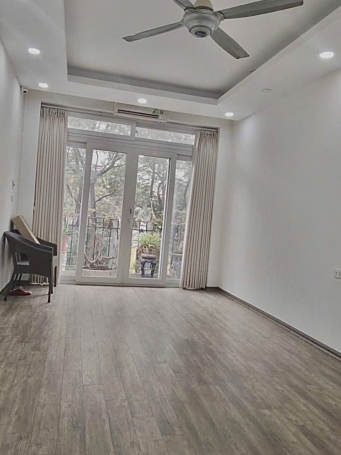 MẶT PHỐ VẠN PHÚC 52M² XÂY 5 TẦNG - KINH DOANH SẦM UẤT