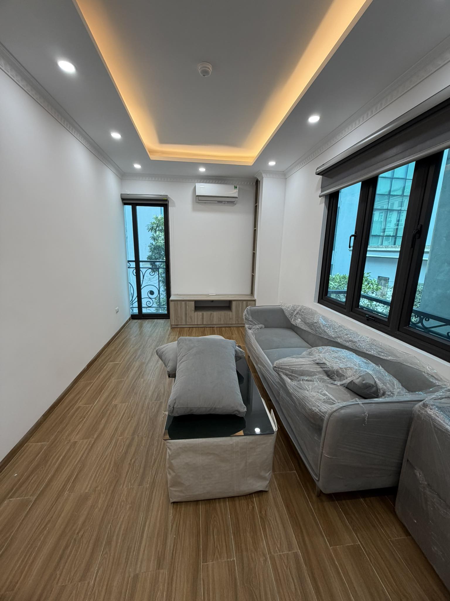 TÒA CĂN HỘ LẠC LONG QUÂN XÂY MỚI 7 TẦNG - LÔ GÓC 3 MẶT